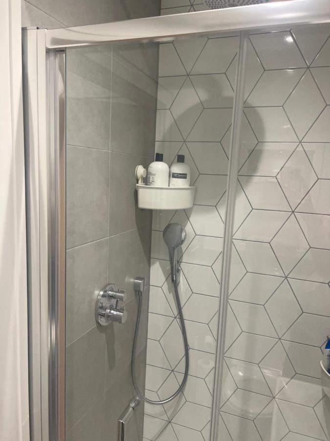 London Heathrow Airport Apartment Voyager House Terminal 12345 - Ev Electric And Parking Available Hillingdon Exterior photo