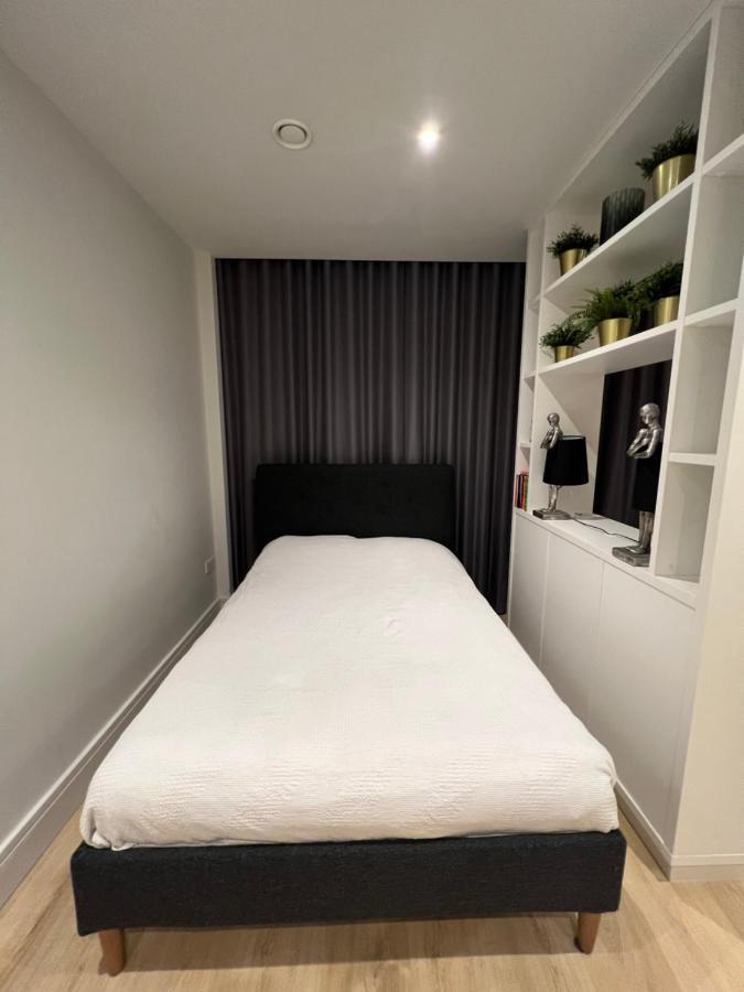 London Heathrow Airport Apartment Voyager House Terminal 12345 - Ev Electric And Parking Available Hillingdon Exterior photo