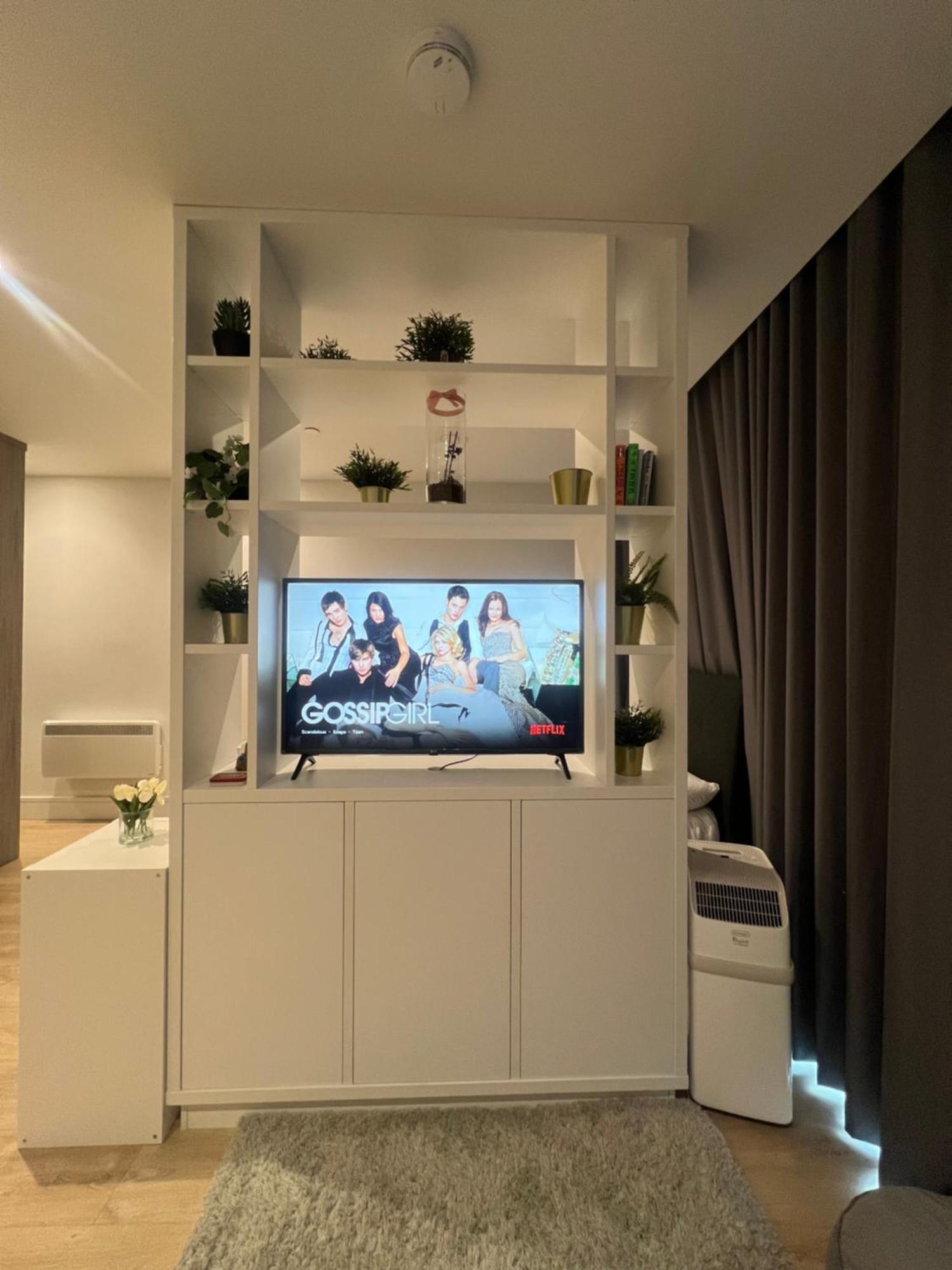 London Heathrow Airport Apartment Voyager House Terminal 12345 - Ev Electric And Parking Available Hillingdon Exterior photo